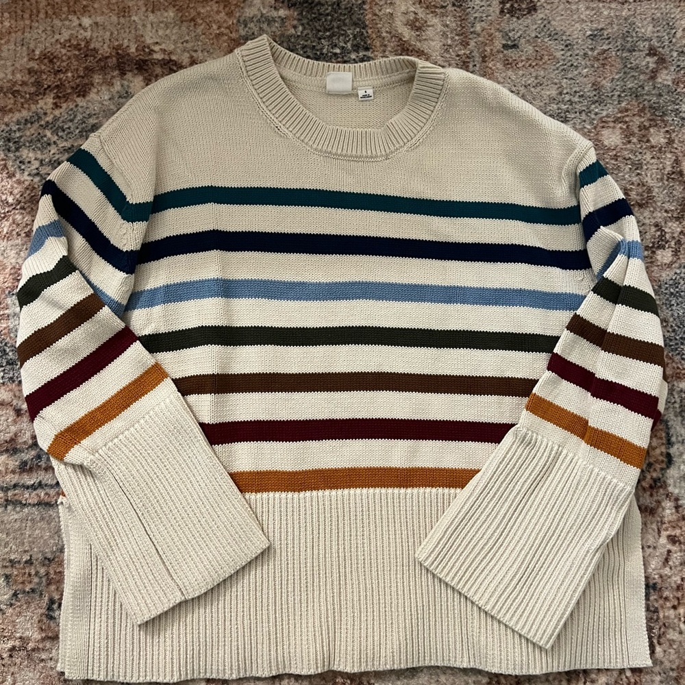 Gap sweater
